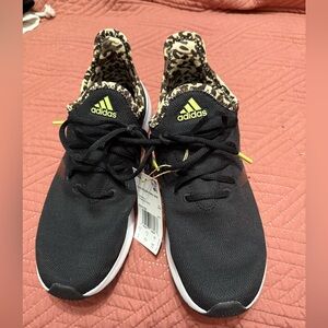 Women’s Adidas Cloudfoam tennis shoes size 8 - new with tags.